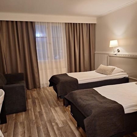 Juthbacka Hotell Uusikaarlepyy ภายนอก รูปภาพ
