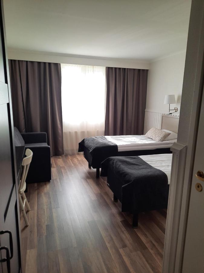 Juthbacka Hotell Uusikaarlepyy ภายนอก รูปภาพ