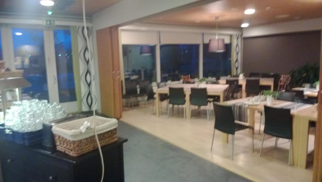 Juthbacka Hotell Uusikaarlepyy ภายนอก รูปภาพ